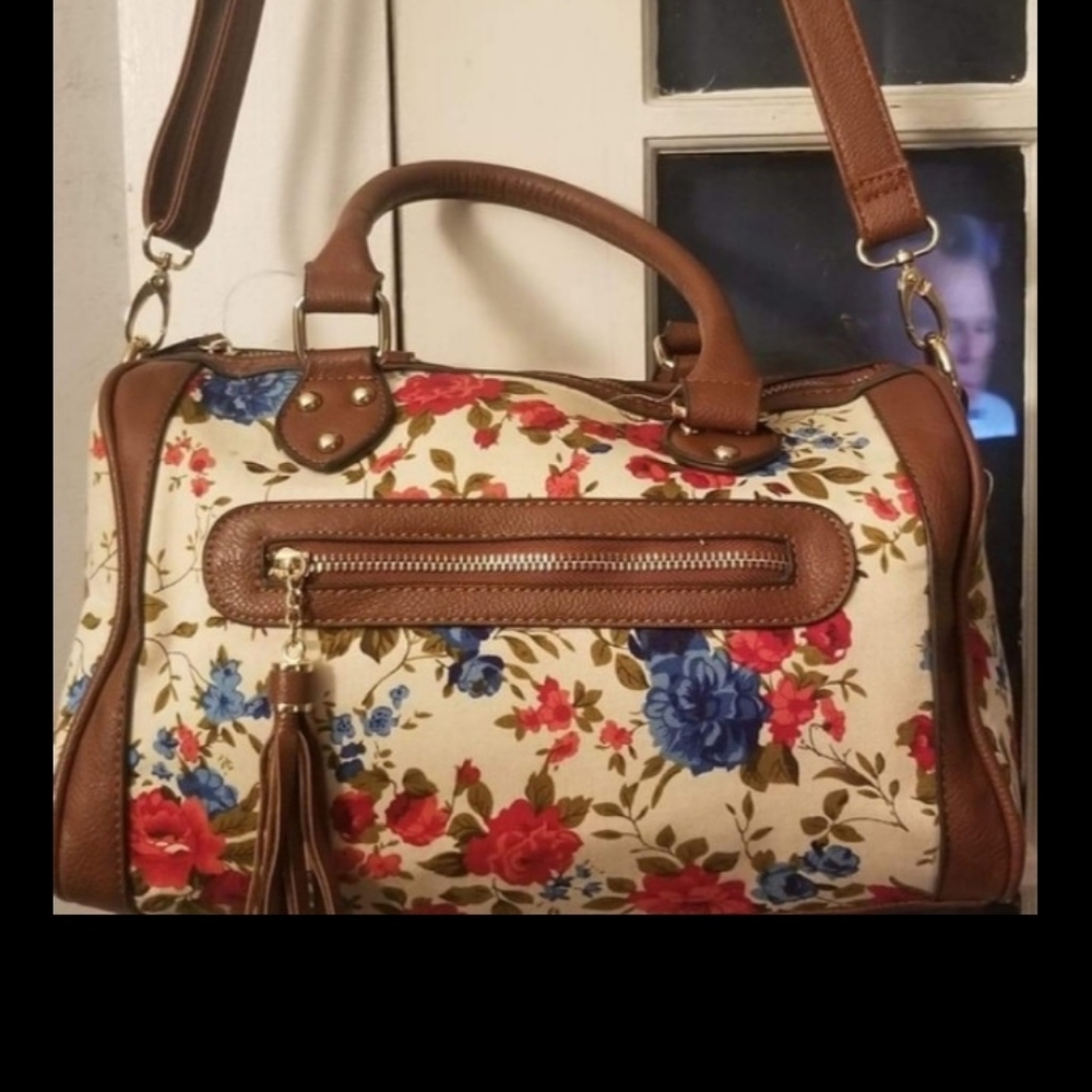 CALL IT SPRING absolutely beautiful purse